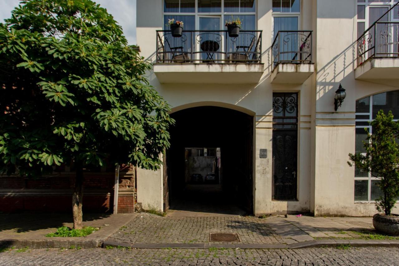 Apartments In The Historical Center Of Batumi, Near The Seaside Park Luaran gambar