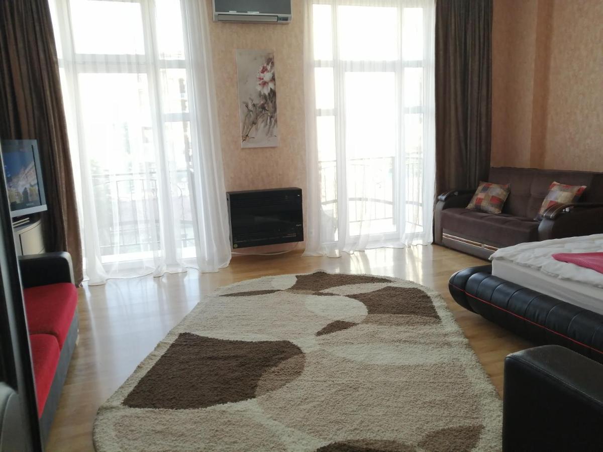 Apartments In The Historical Center Of Batumi, Near The Seaside Park Luaran gambar