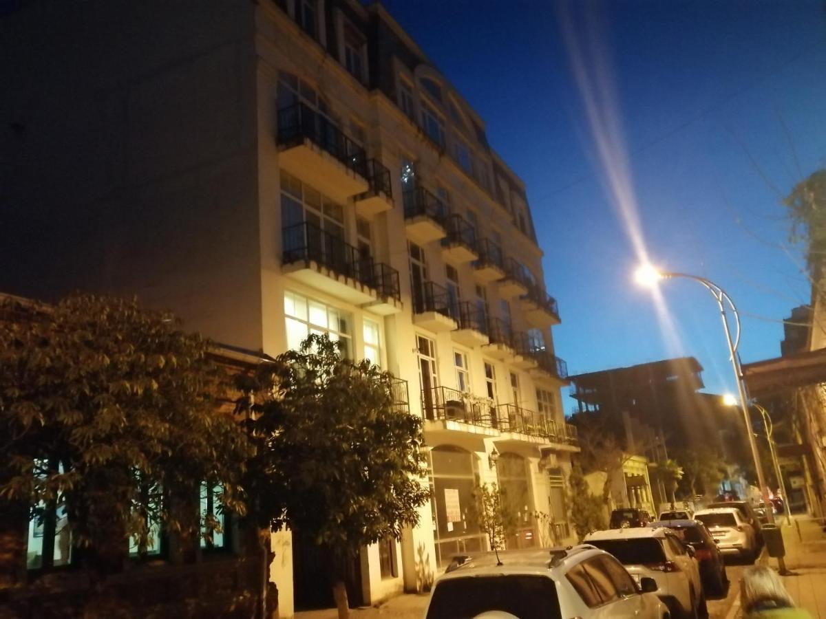 Apartments In The Historical Center Of Batumi, Near The Seaside Park Luaran gambar